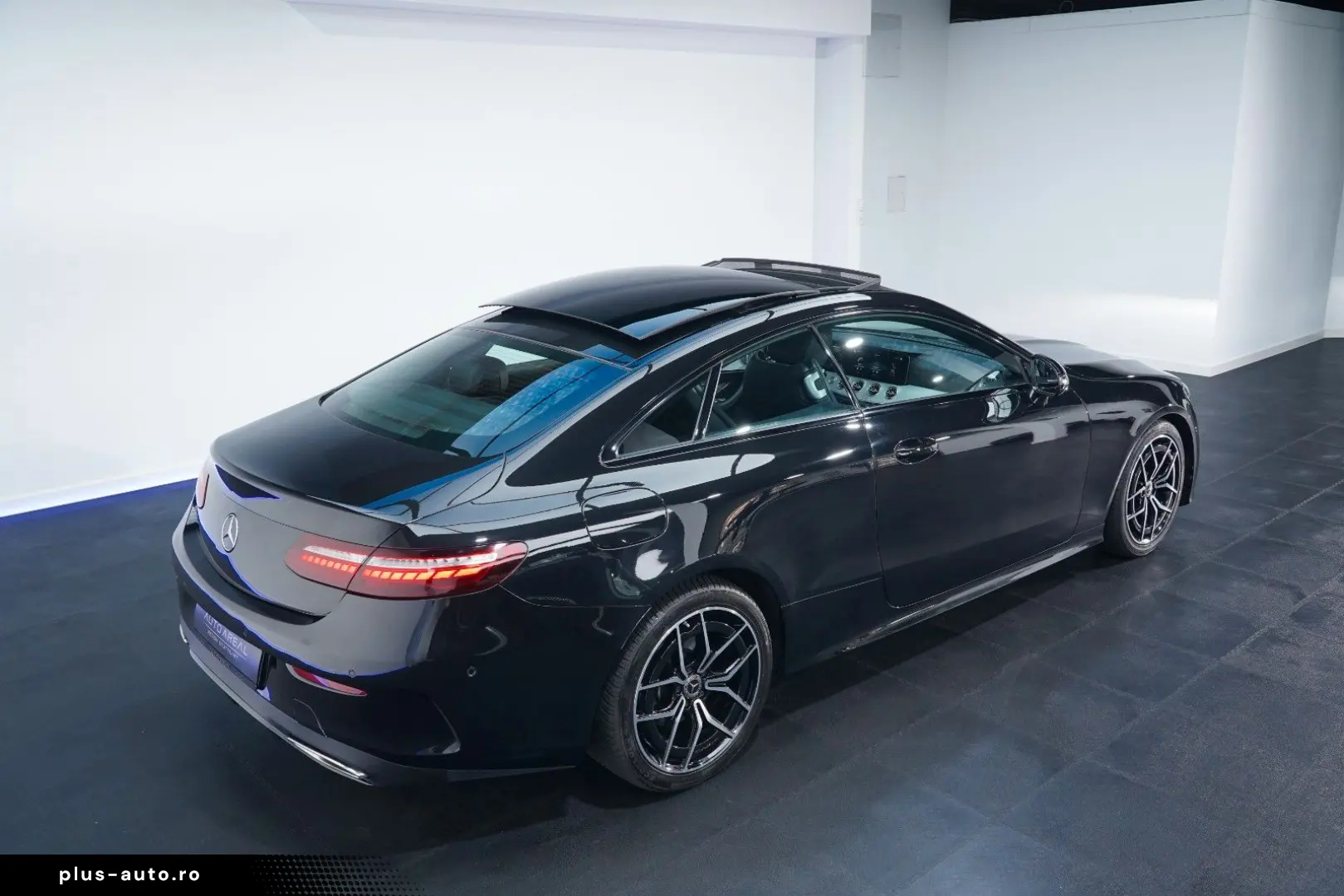 MERCEDES-BENZ E 300 Coupé AMG 9G LED PANO BURM 360