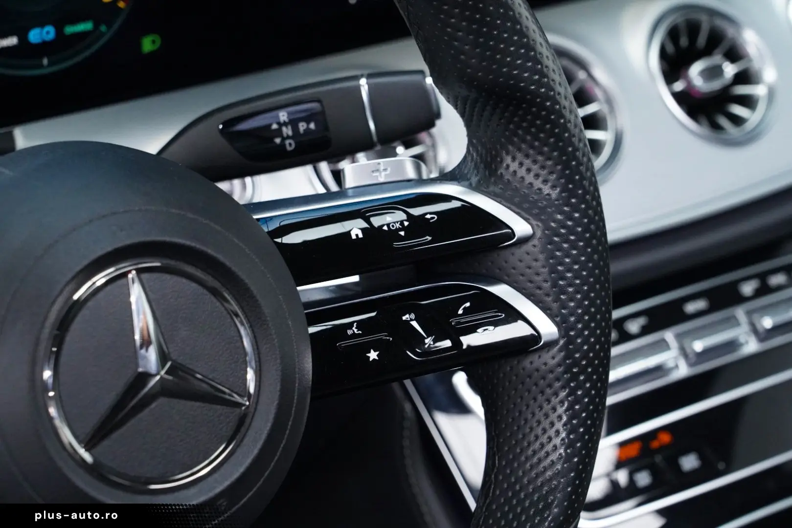 MERCEDES-BENZ E 300 Coupé AMG 9G LED PANO BURM 360