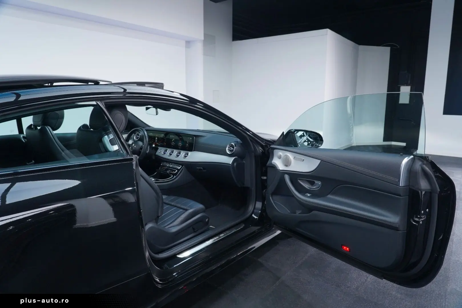 MERCEDES-BENZ E 300 Coupé AMG 9G LED PANO BURM 360