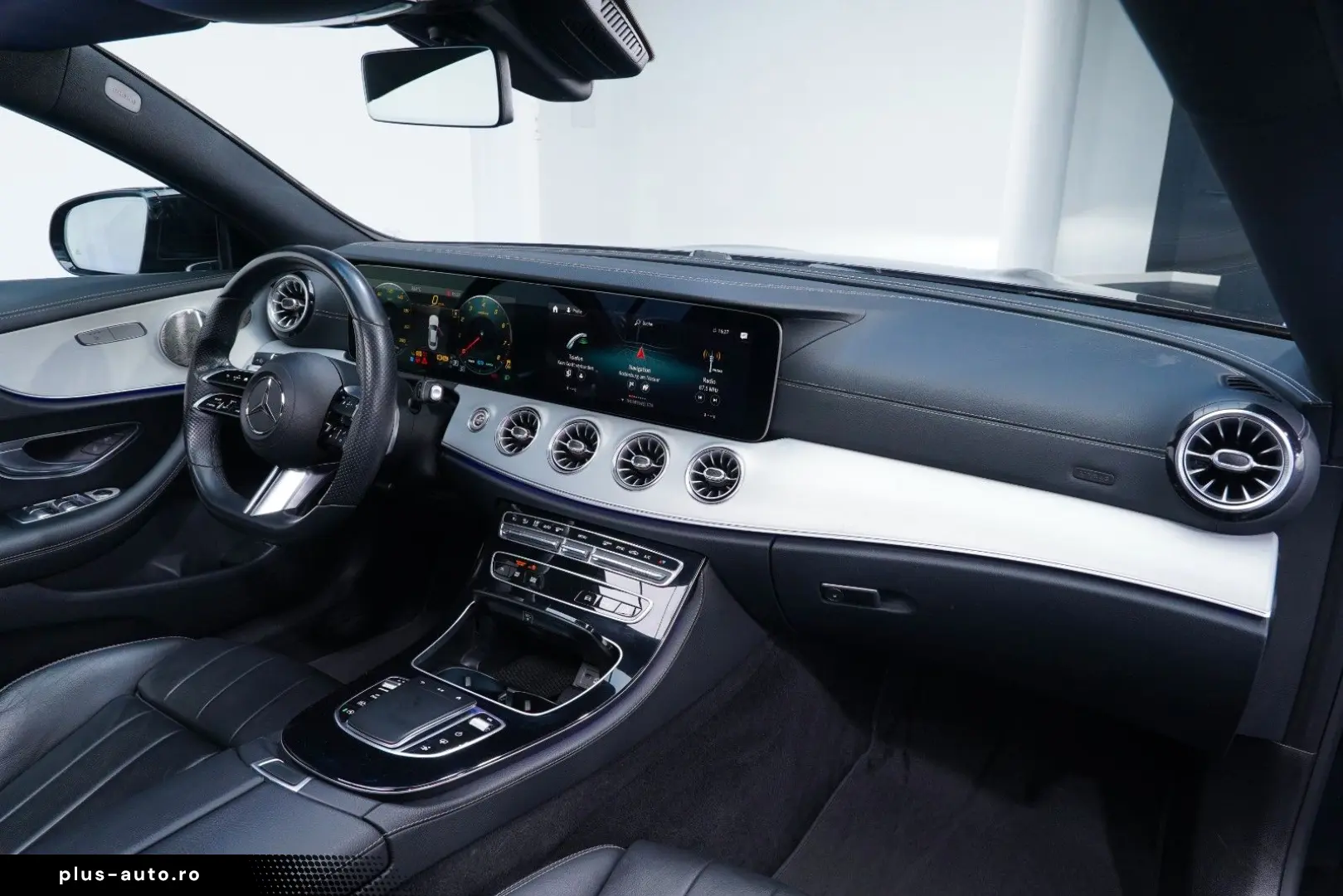 MERCEDES-BENZ E 300 Coupé AMG 9G LED PANO BURM 360