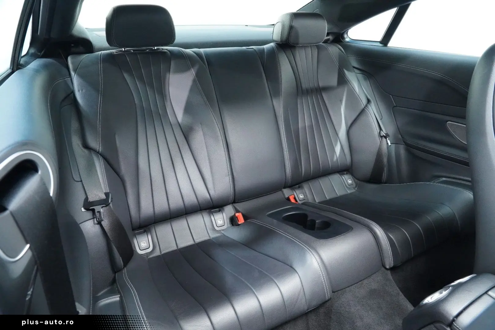 MERCEDES-BENZ E 300 Coupé AMG 9G LED PANO BURM 360