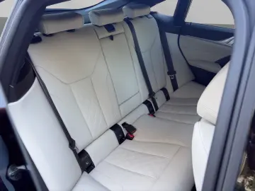 BMW i4 eDrive40 Gran Coupe Individual HUD 1 59%