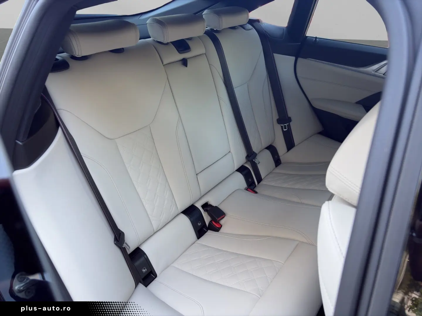 BMW i4 eDrive40 Gran Coupe Individual HUD 1 59%