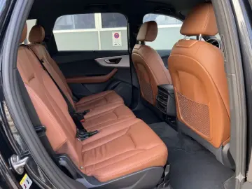 AUDI Q7 55 TFSI e quattro Competition Plus