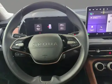 SKODA Kodiaq Selection iV 1.5 TSI DSG MATRIX NAV HuD