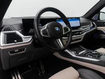BMW X7 M60i xD Individual HUD B&W SoftCL 23Zoll VOLL