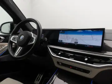 BMW X7 M60i xD Individual HUD B&W SoftCL 23Zoll VOLL