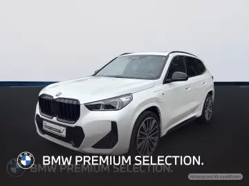 BMW X1 xDrive30e M SPORT LED PANO AHK HEAD UP DISPLA