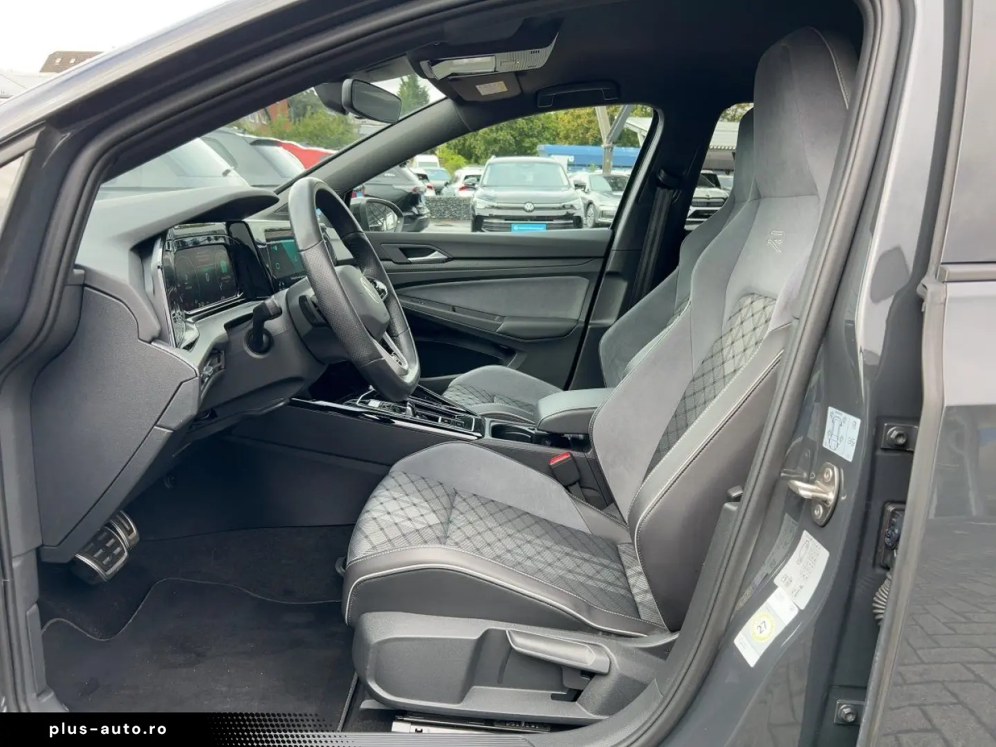 VW Golf VIII R-Line 1.5 eTSI DSG AHK LED APP RFK SH