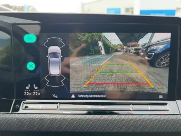 VW Golf VIII R-Line 1.5 eTSI DSG AHK LED APP RFK SH