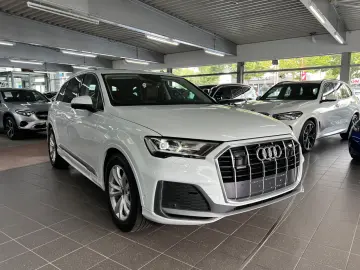 AUDI Q7 55 TFSIe quattro S line Luft-Pano-AHK-ACC-AMB