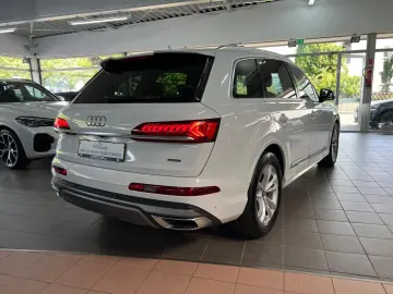 AUDI Q7 55 TFSIe quattro S line Luft-Pano-AHK-ACC-AMB
