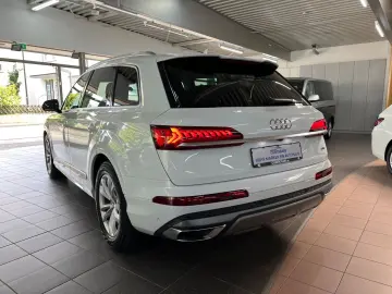 AUDI Q7 55 TFSIe quattro S line Luft-Pano-AHK-ACC-AMB
