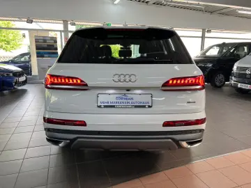 AUDI Q7 55 TFSIe quattro S line Luft-Pano-AHK-ACC-AMB