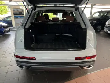 AUDI Q7 55 TFSIe quattro S line Luft-Pano-AHK-ACC-AMB