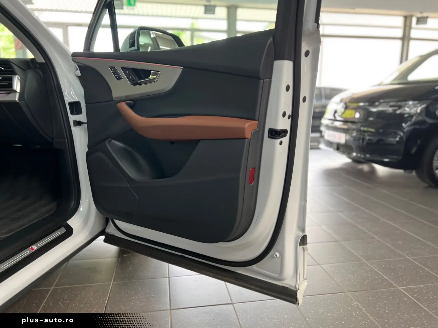 AUDI Q7 55 TFSIe quattro S line Luft-Pano-AHK-ACC-AMB
