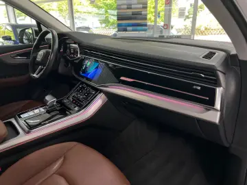 AUDI Q7 55 TFSIe quattro S line Luft-Pano-AHK-ACC-AMB