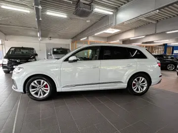AUDI Q7 55 TFSIe quattro S line Luft-Pano-AHK-ACC-AMB