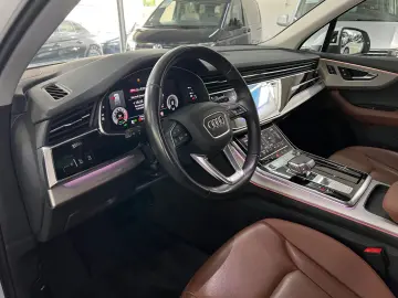 AUDI Q7 55 TFSIe quattro S line Luft-Pano-AHK-ACC-AMB