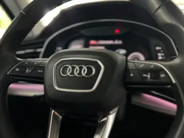 AUDI Q7 55 TFSIe quattro S line Luft-Pano-AHK-ACC-AMB