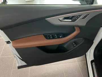 AUDI Q7 55 TFSIe quattro S line Luft-Pano-AHK-ACC-AMB