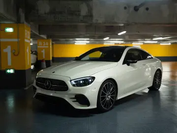 Mercedes-Benz E 220 Coupe AMG pachet