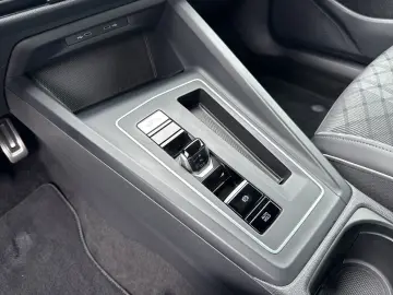 VW Golf R-Line 4Motion TSI DSG CarPlay Kamera StHz