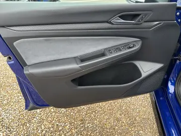 VW Golf R-Line 4Motion TSI DSG CarPlay Kamera StHz