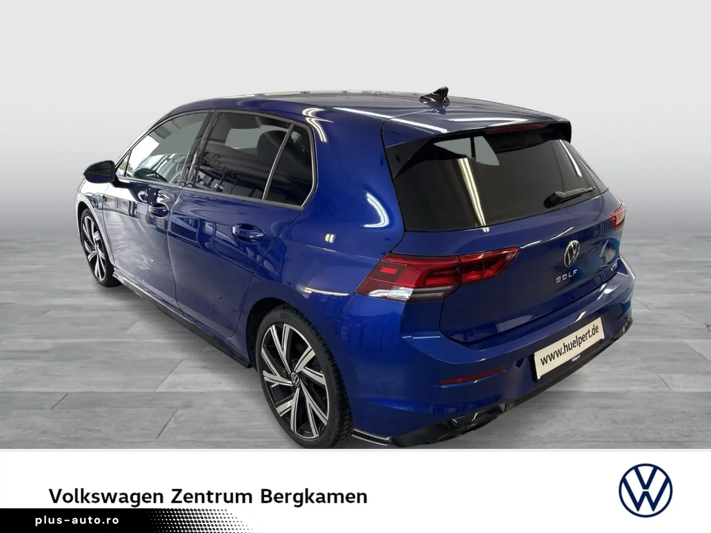 VW Golf VIII 1.5 eTSI R-LINE BLACK STYLE CAM LM18