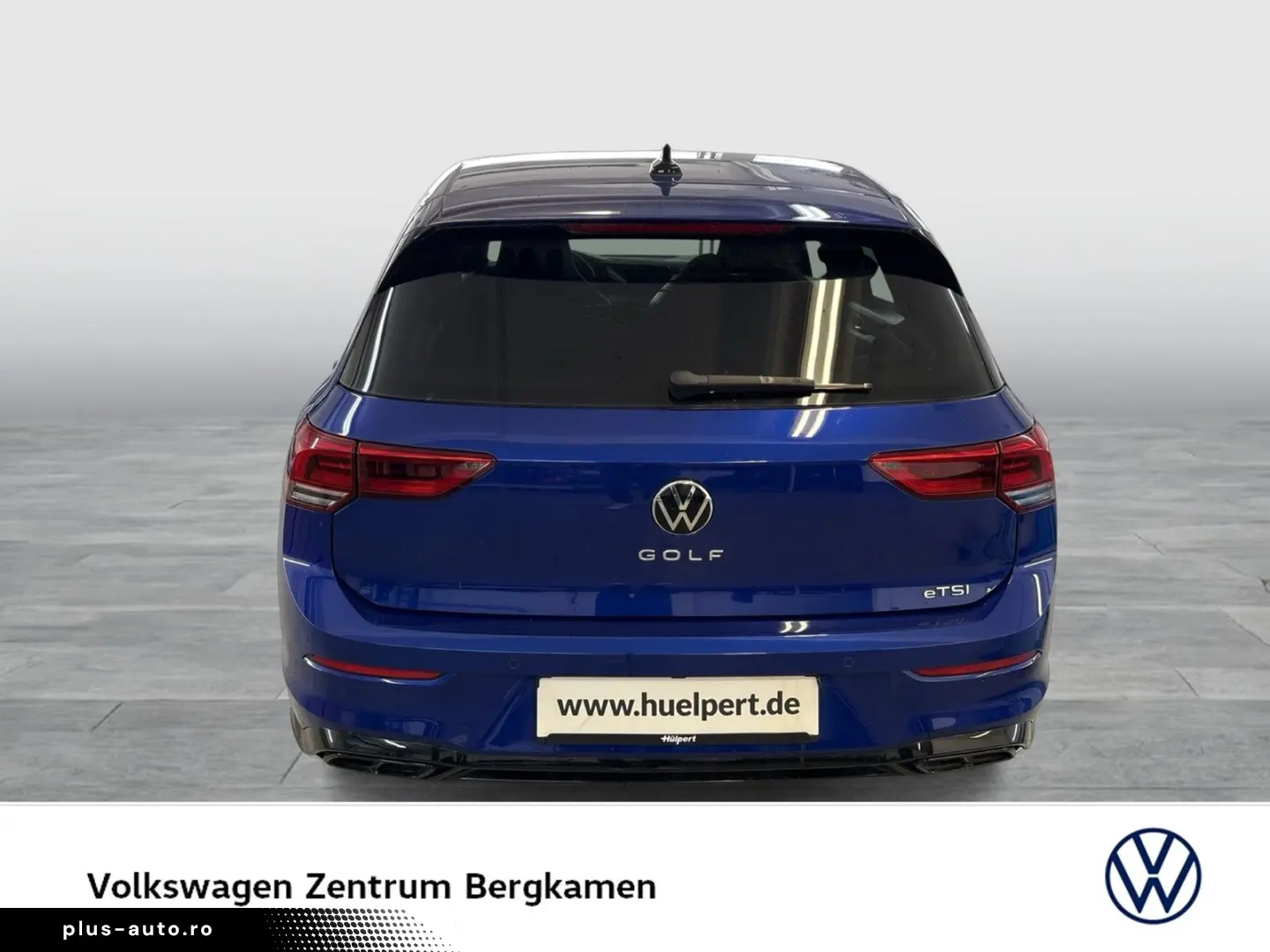VW Golf VIII 1.5 eTSI R-LINE BLACK STYLE CAM LM18