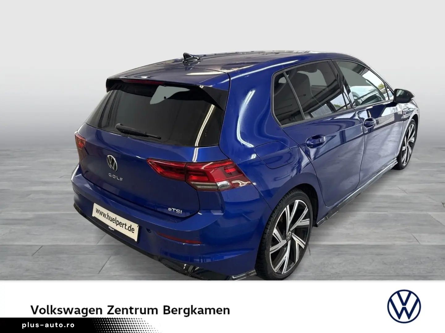 VW Golf VIII 1.5 eTSI R-LINE BLACK STYLE CAM LM18