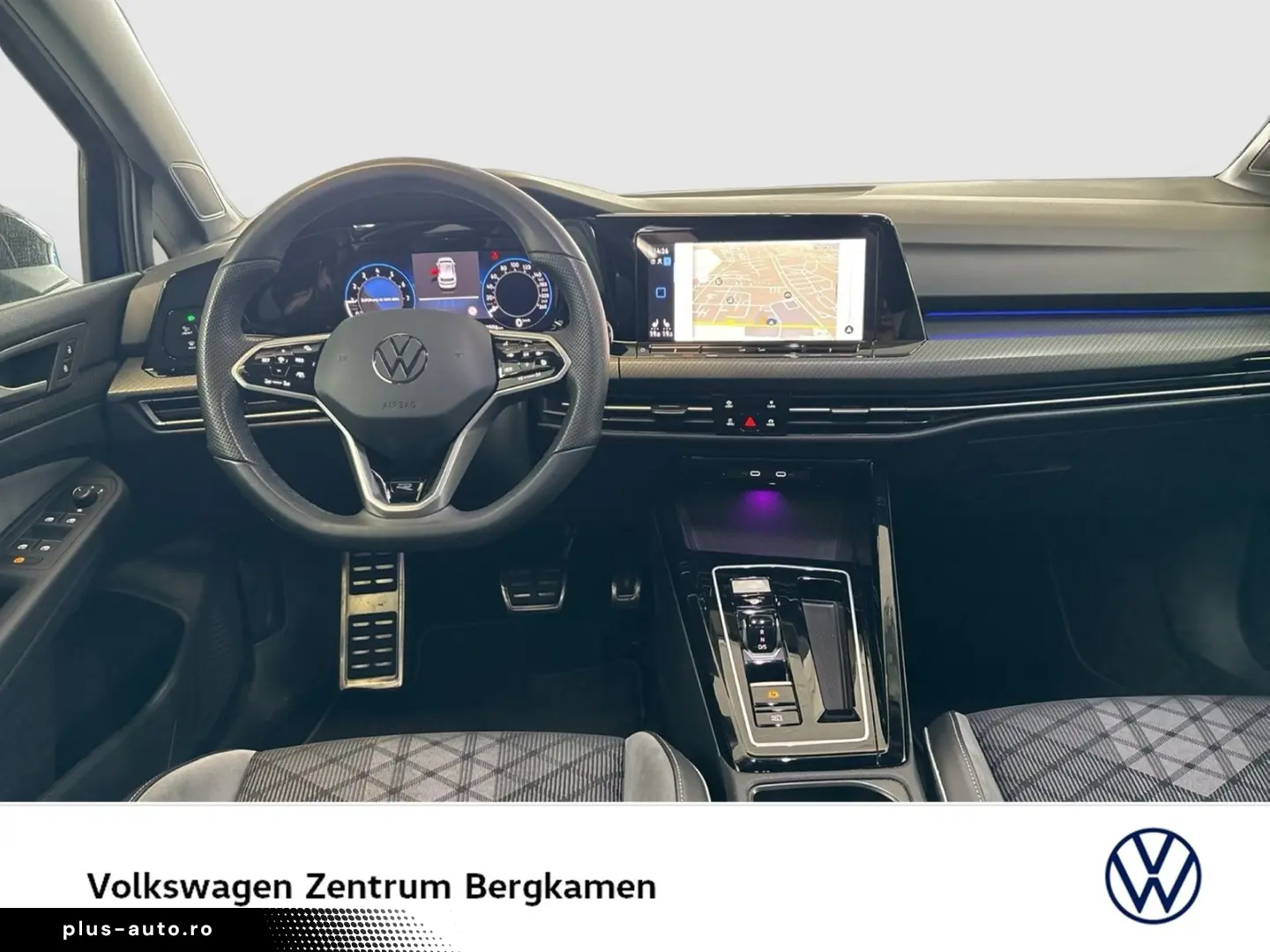 VW Golf VIII 1.5 eTSI R-LINE BLACK STYLE CAM LM18