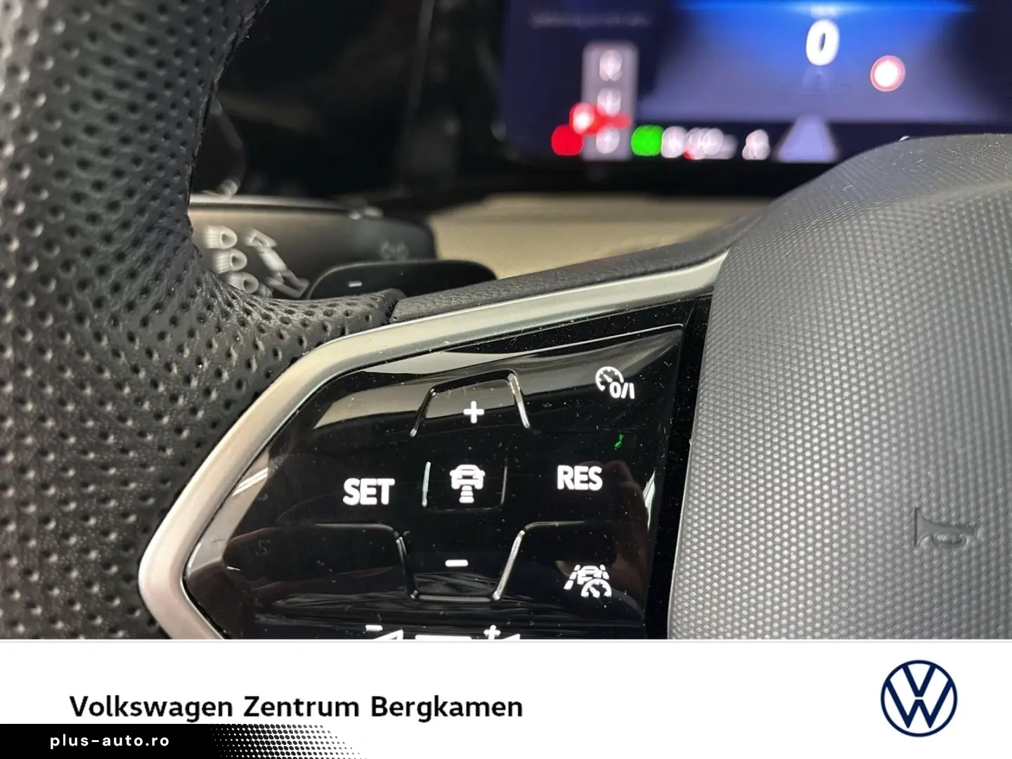 VW Golf VIII 1.5 eTSI R-LINE BLACK STYLE CAM LM18