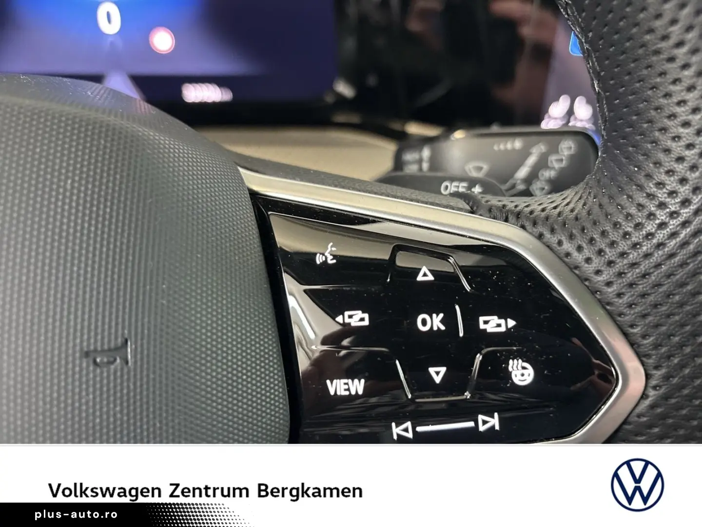 VW Golf VIII 1.5 eTSI R-LINE BLACK STYLE CAM LM18