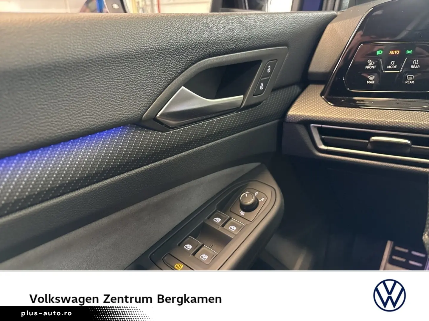 VW Golf VIII 1.5 eTSI R-LINE BLACK STYLE CAM LM18