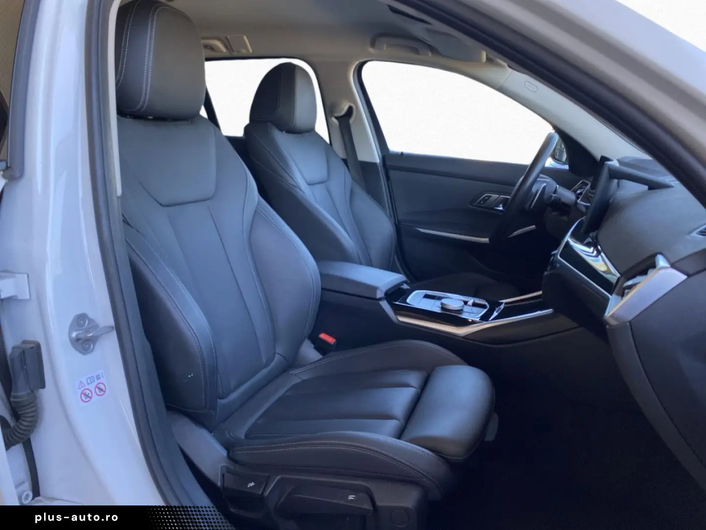 BMW 320i Touring Aut. LC  adLED Leder DA SHZ 18  LED