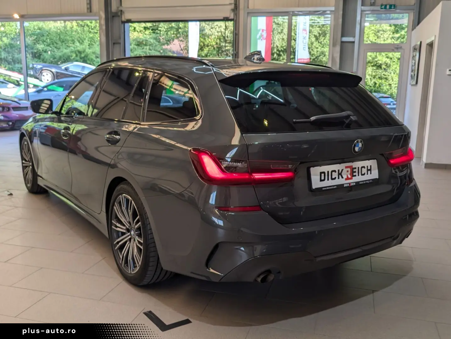 BMW 320 i M Sport Navi Shadow HUD LED TEMPO PANO AHK