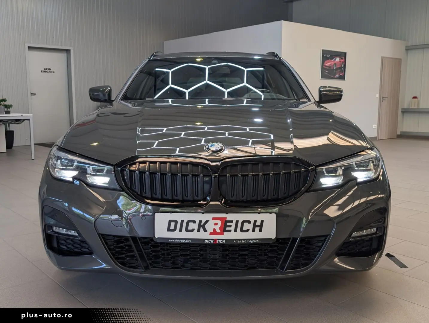 BMW 320 i M Sport Navi Shadow HUD LED TEMPO PANO AHK