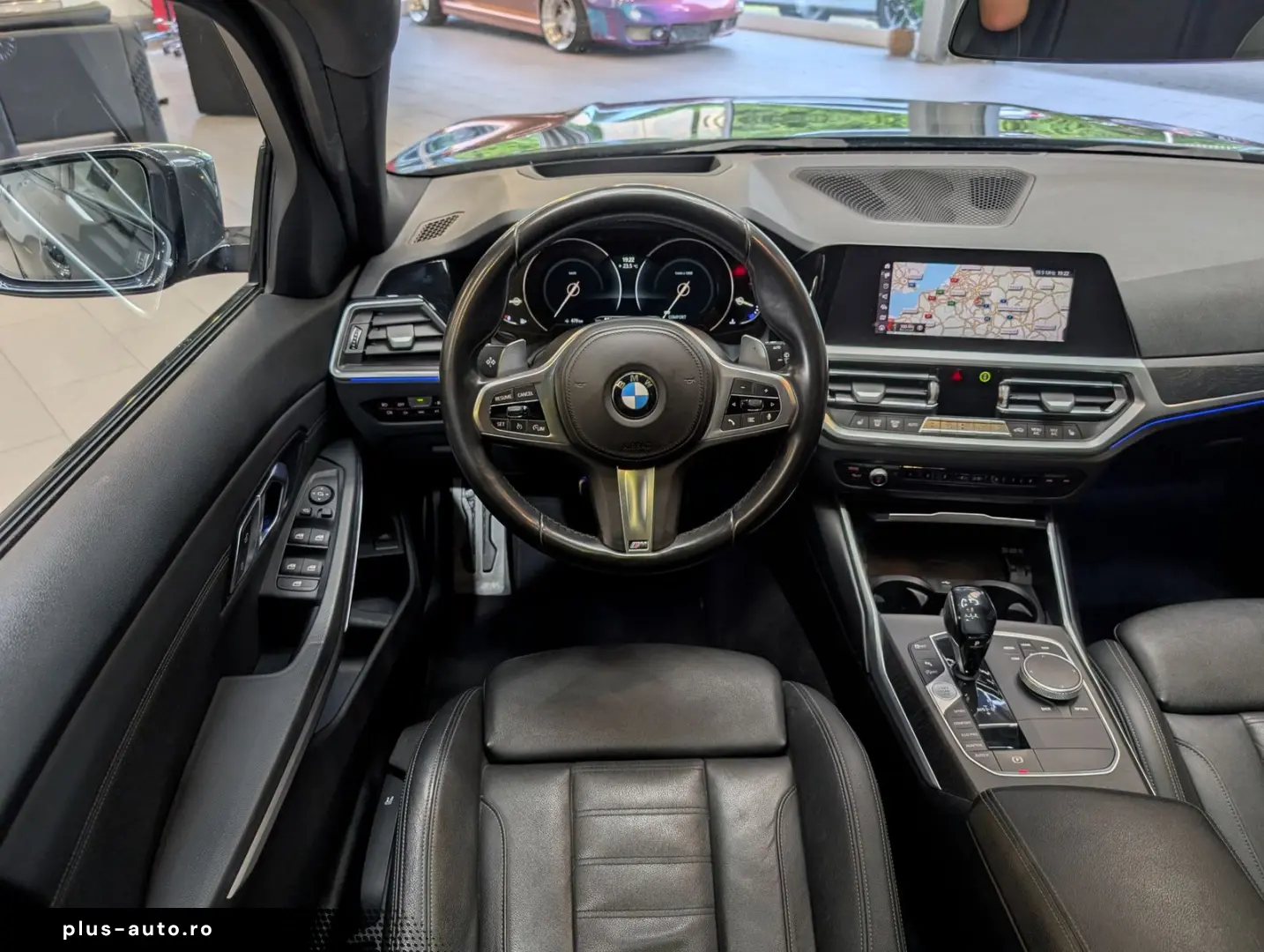 BMW 320 i M Sport Navi Shadow HUD LED TEMPO PANO AHK