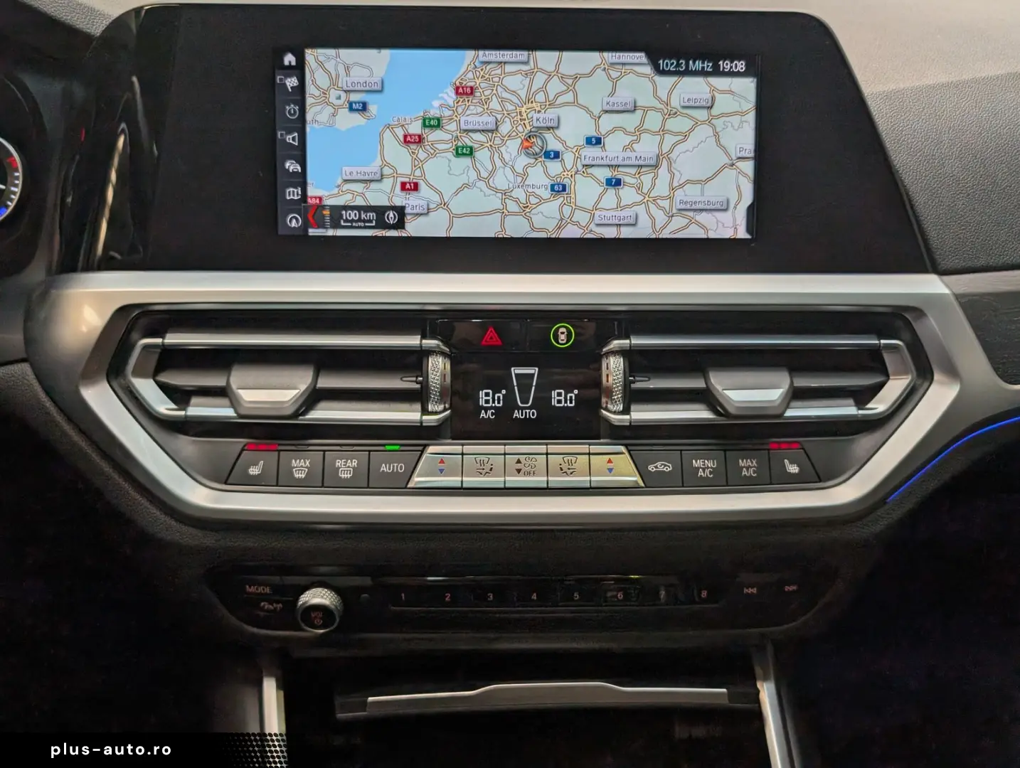 BMW 320 i M Sport Navi Shadow HUD LED TEMPO PANO AHK