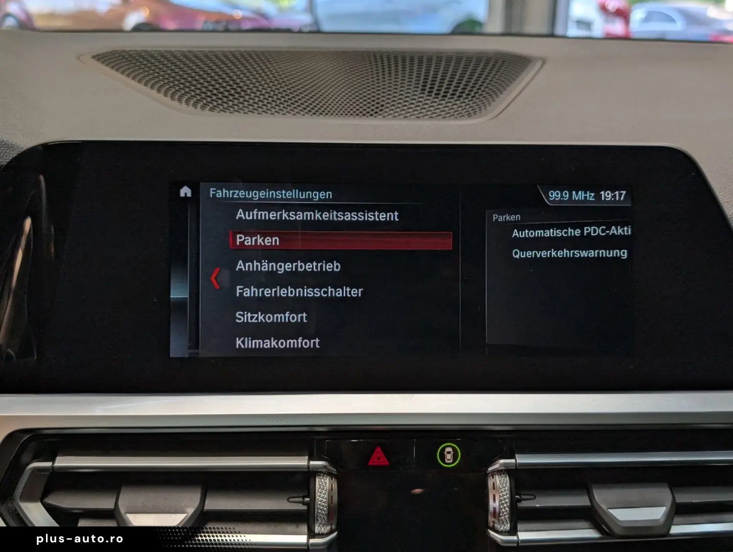 BMW 320 i M Sport Navi Shadow HUD LED TEMPO PANO AHK