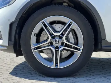 MERCEDES-BENZ GLC 300 4M AMG Pano Business Plus Trit…
