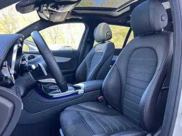 MERCEDES-BENZ GLC 300 4M AMG Pano Business Plus Trit…