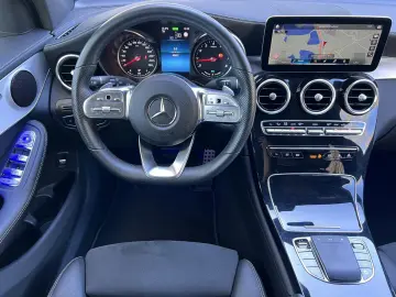 MERCEDES-BENZ GLC 300 4M AMG Pano Business Plus Trit…