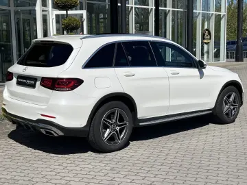 MERCEDES-BENZ GLC 300 4M AMG Pano Business Plus Trit…