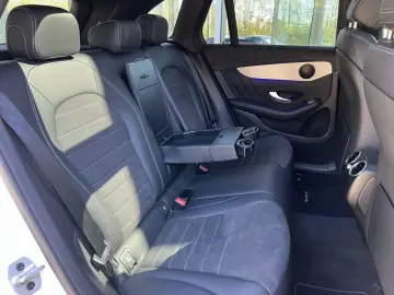 MERCEDES-BENZ GLC 300 4M AMG Pano Business Plus Trit…