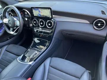 MERCEDES-BENZ GLC 300 4M AMG Pano Business Plus Trit…