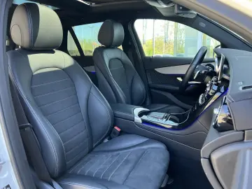 MERCEDES-BENZ GLC 300 4M AMG Pano Business Plus Trit…