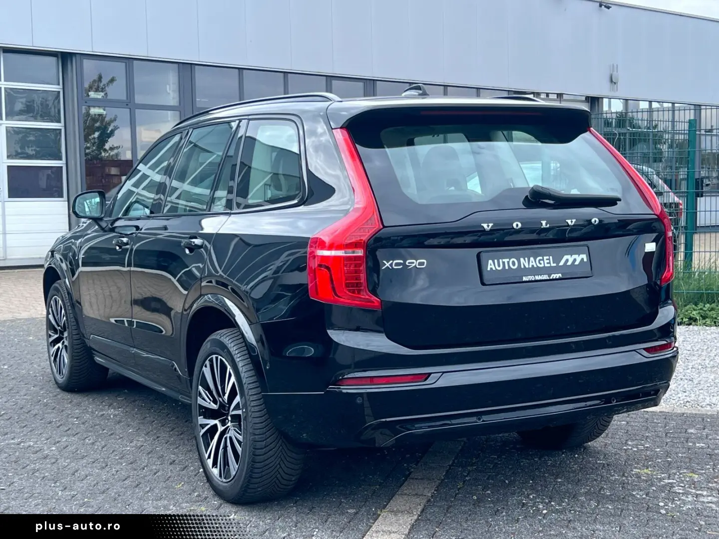 VOLVO XC90 T8 Ultra Dark PANO STANDHEIZUNG LED el.SITZ