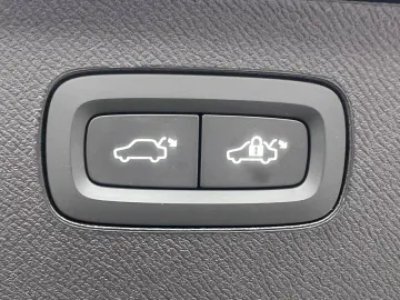 VOLVO XC90 T8 Ultra Dark PANO STANDHEIZUNG LED el.SITZ